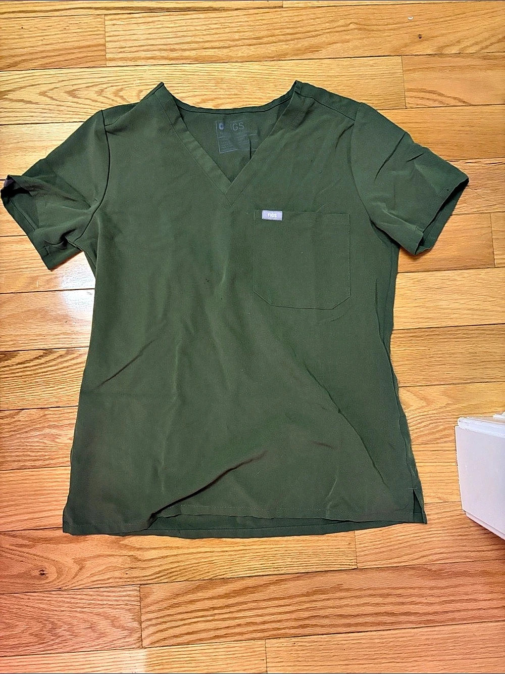 FIGS Catarina One-Pocket Scrub Top Green